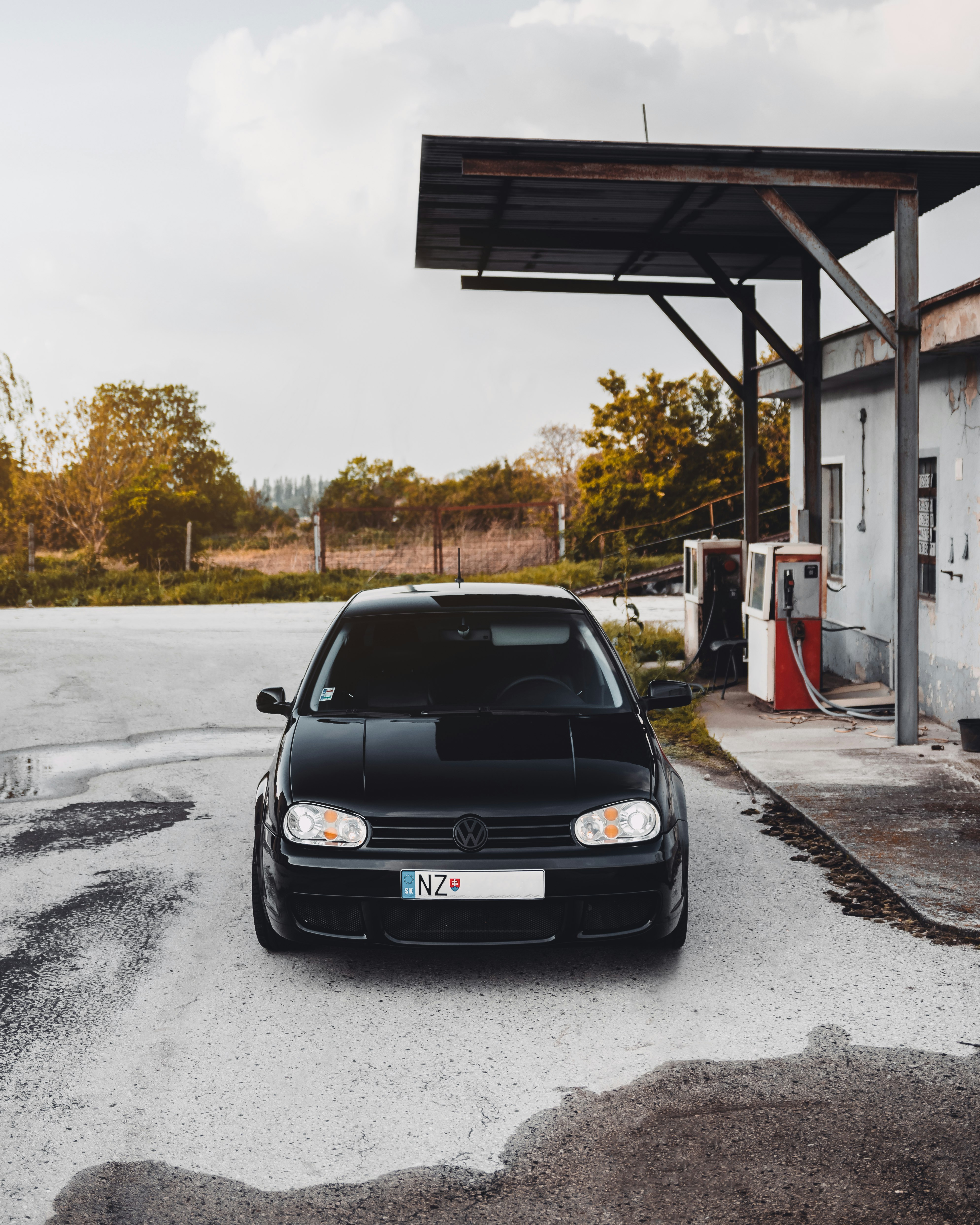 black Volkswagen car